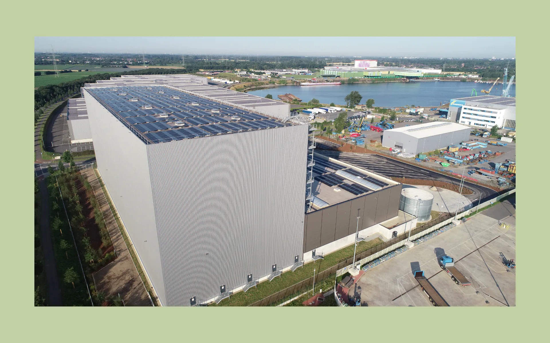 SWK ENERGIE Dachsolaranlage in Krefeld