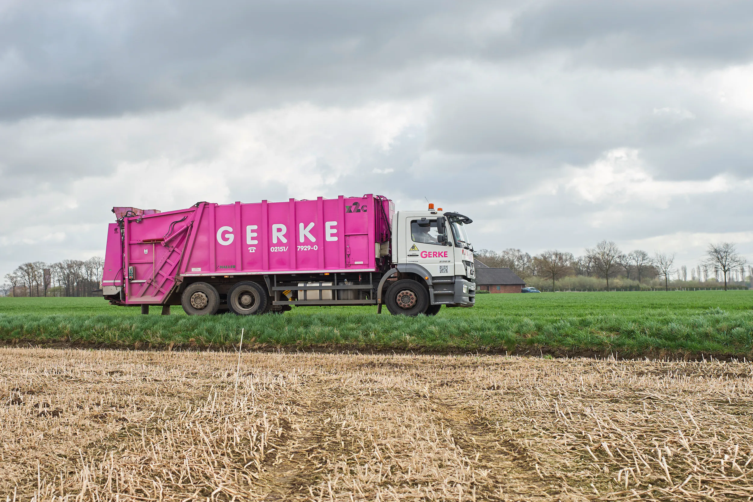 Gerke LKW auf einem Feld