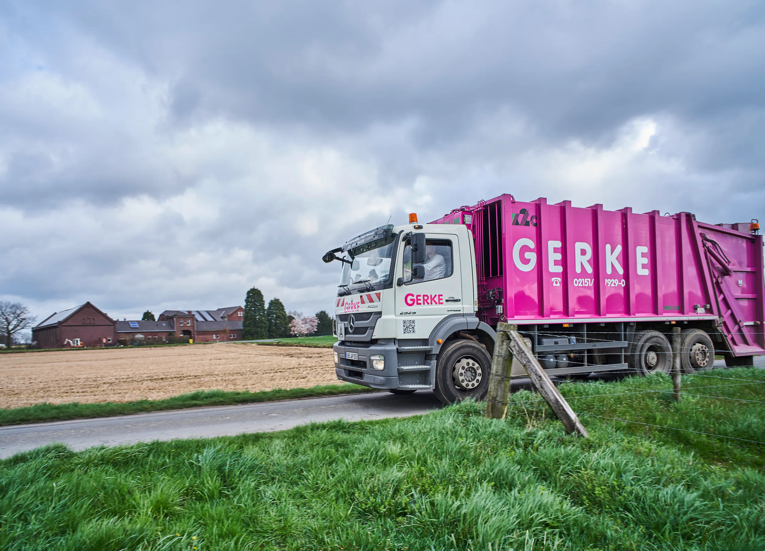 Gerke LKW auf einem Feld