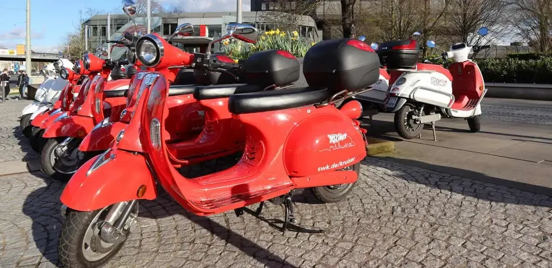 KRuiser Flotte steht nebeneinander
