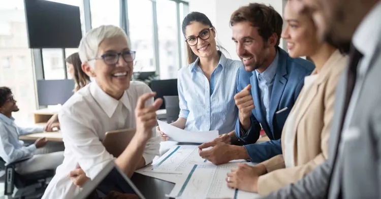 Meeting mit drei Frauen und 2 Männern