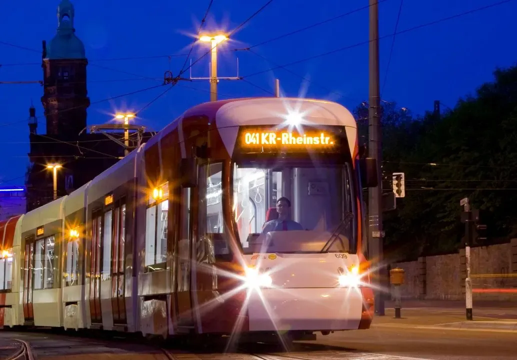 SWK Linie 041 am Krefelder Hbf