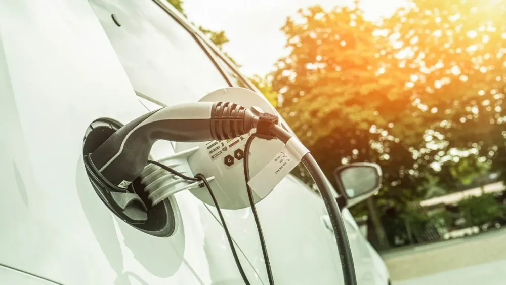 E-Auto an der Ladestation