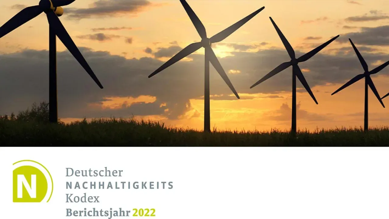 Windräder bei Sonnenuntergang