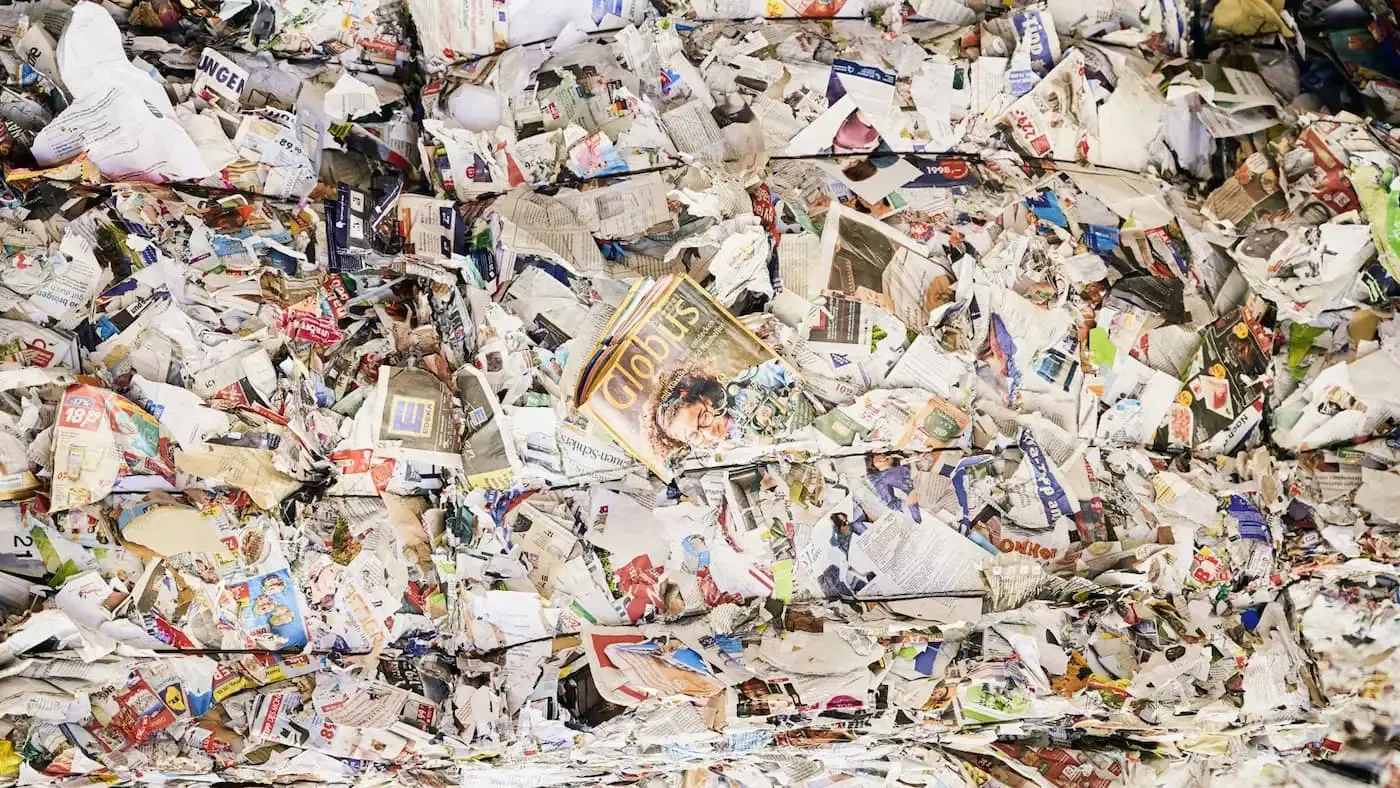 Ansammlung an Zeitungen und Zeitschriften