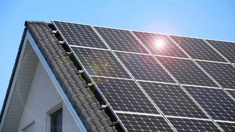 NGN Dach mit Solaranlage