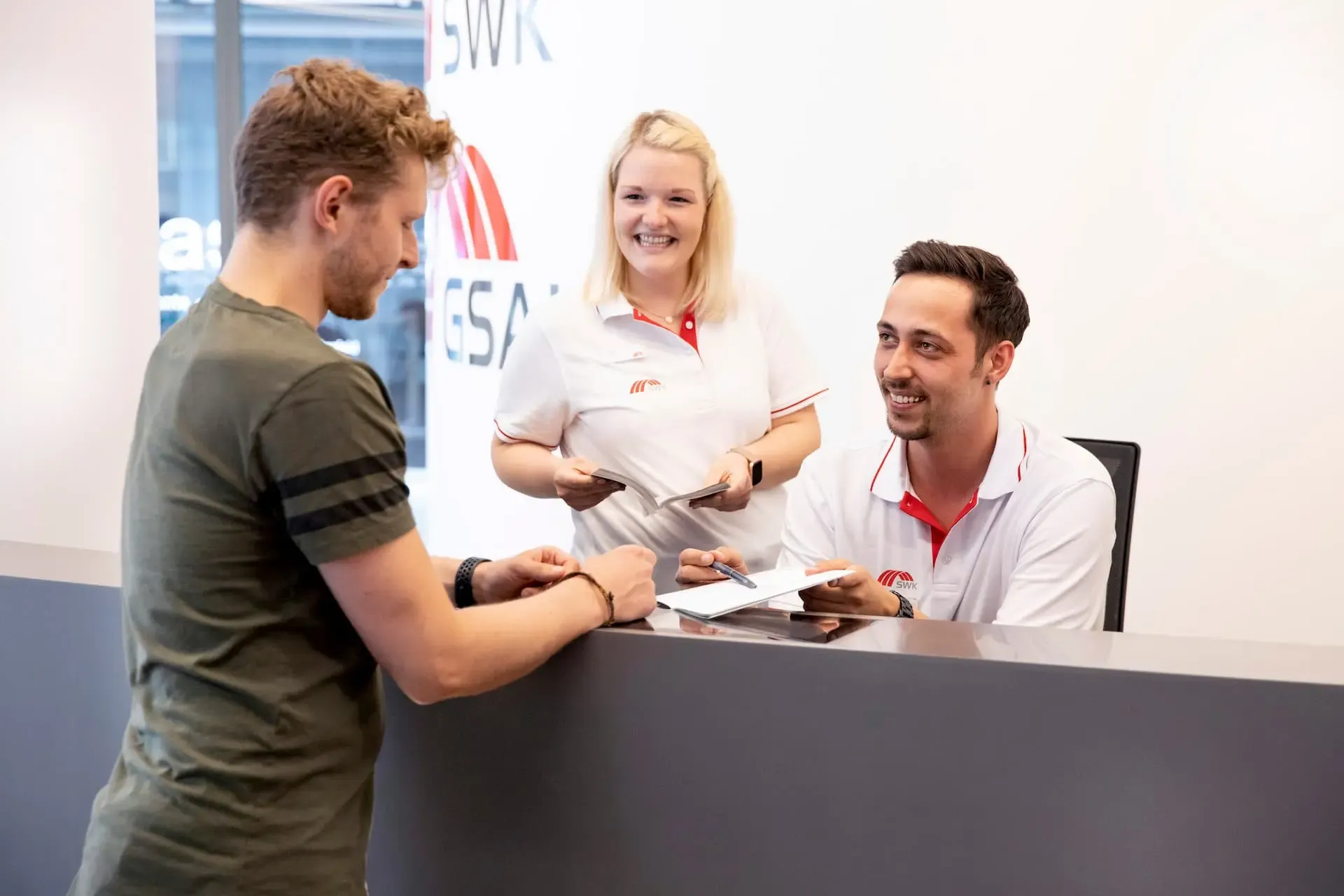 Beratungsgespräch im GSAK & SWK Servicecenter in Krefeld