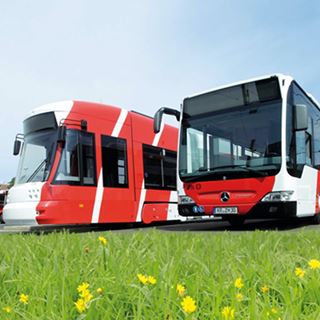 Straßenbahn und Bus der SWK Stadtwerke Krefeld